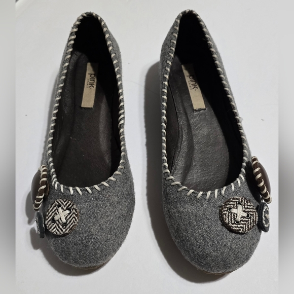 PINK Studio Size 6 Gray Women's Ballet Flat With Button Details Beautiful Cute - Picture 4 of 12